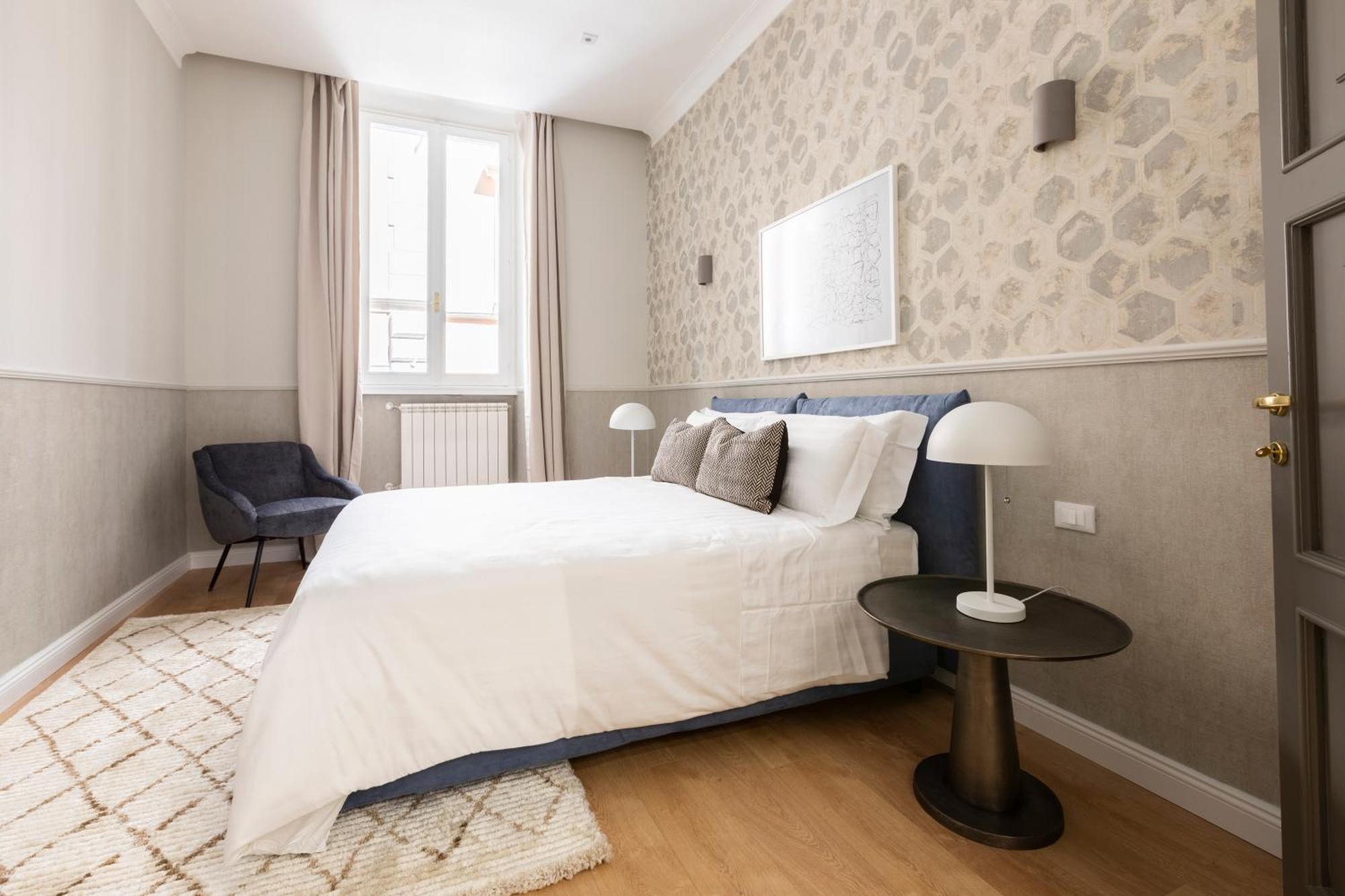 Louly Spanish Steps Apartahotel