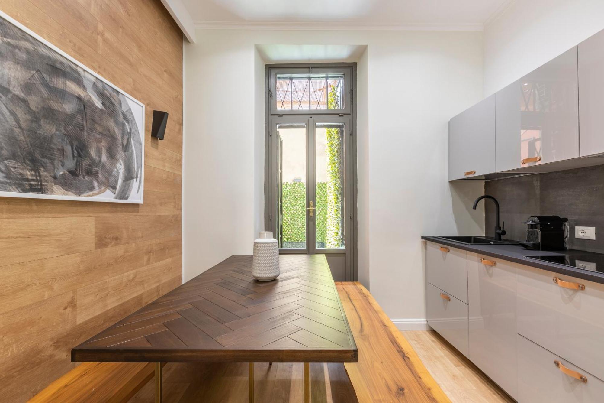 Apartahotel Louly Spanish Steps