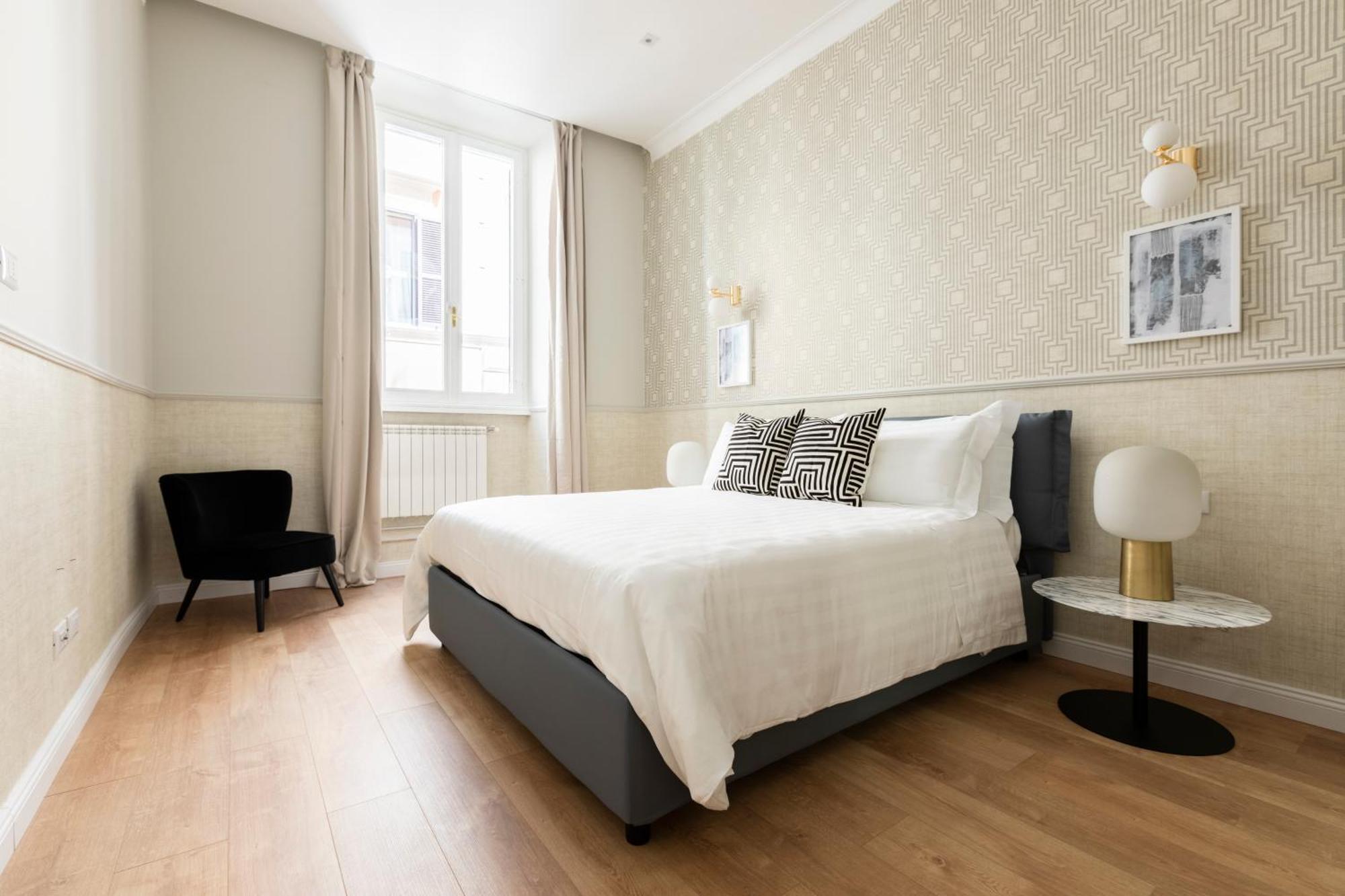 Louly Spanish Steps Apartahotel
